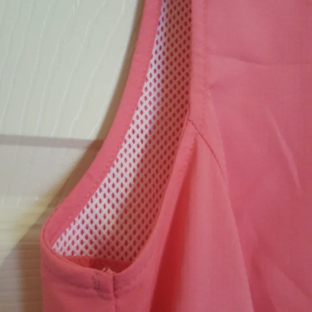 Beautiful Columbia PFG sleeveless top - Picture 4 of 10